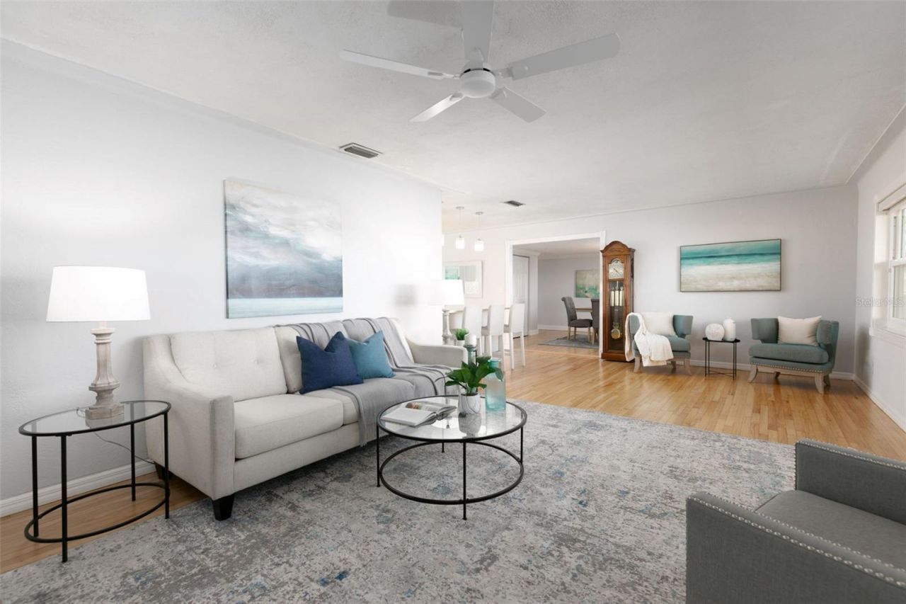 110 Sunset Drive S, Saint Petersburg, FL 33707 Photo