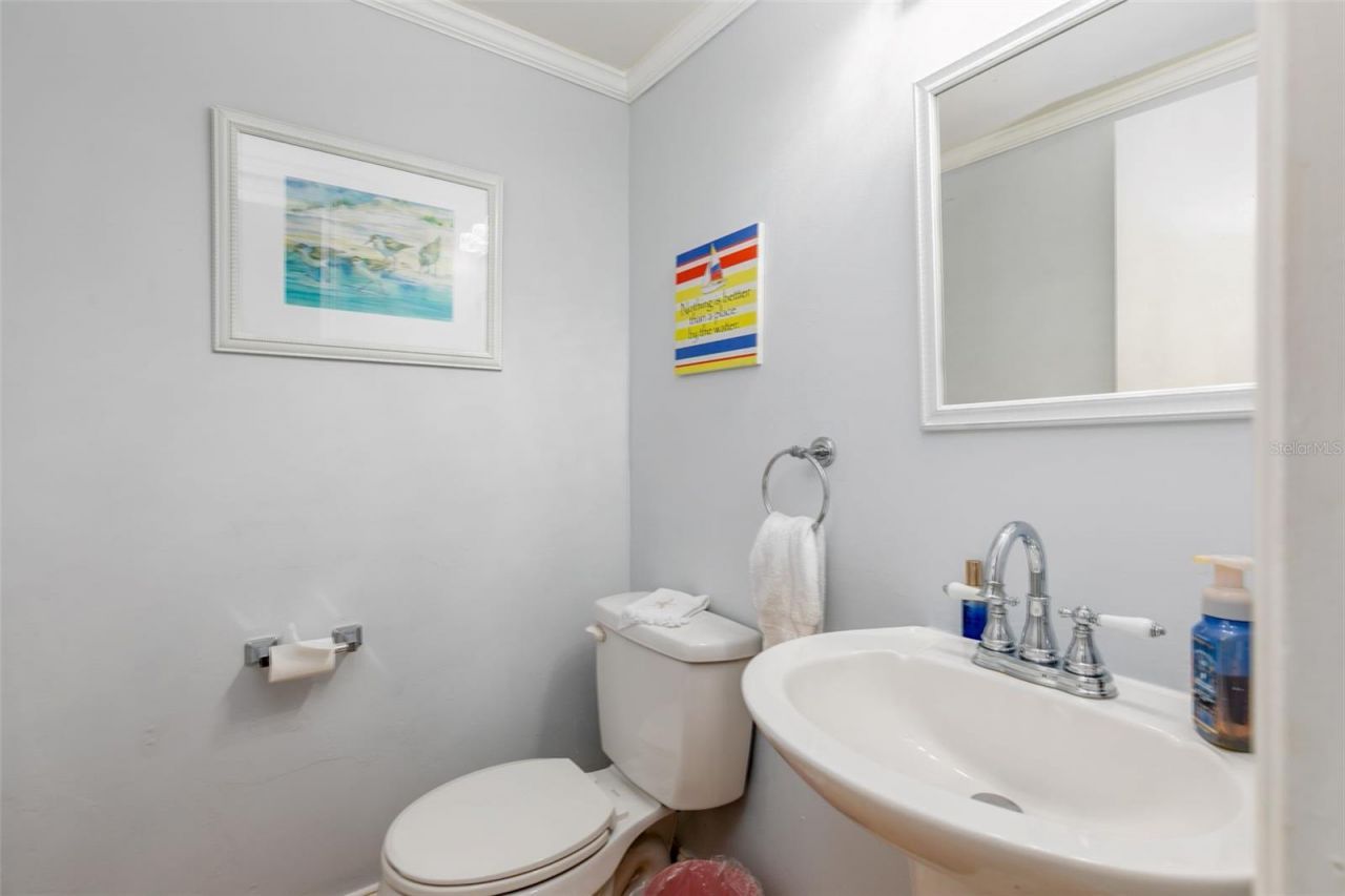 110 Sunset Drive S, Saint Petersburg, FL 33707 Photo