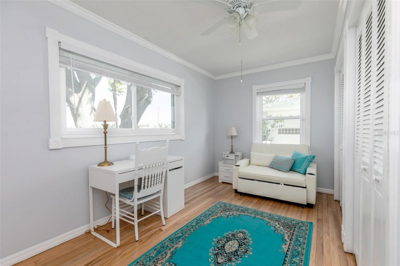 110 Sunset Drive S, Saint Petersburg, FL 33707 Photo