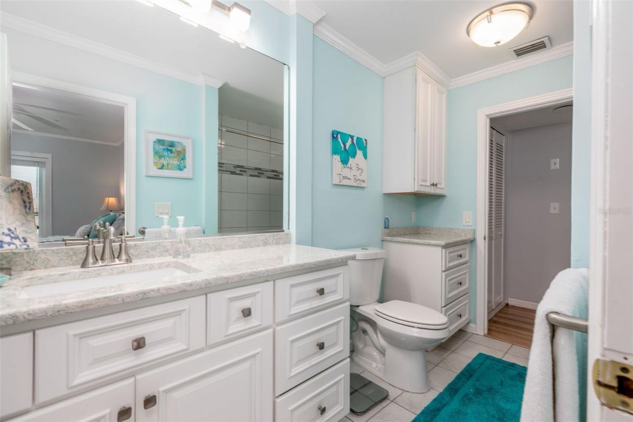 110 Sunset Drive S, Saint Petersburg, FL 33707 Photo