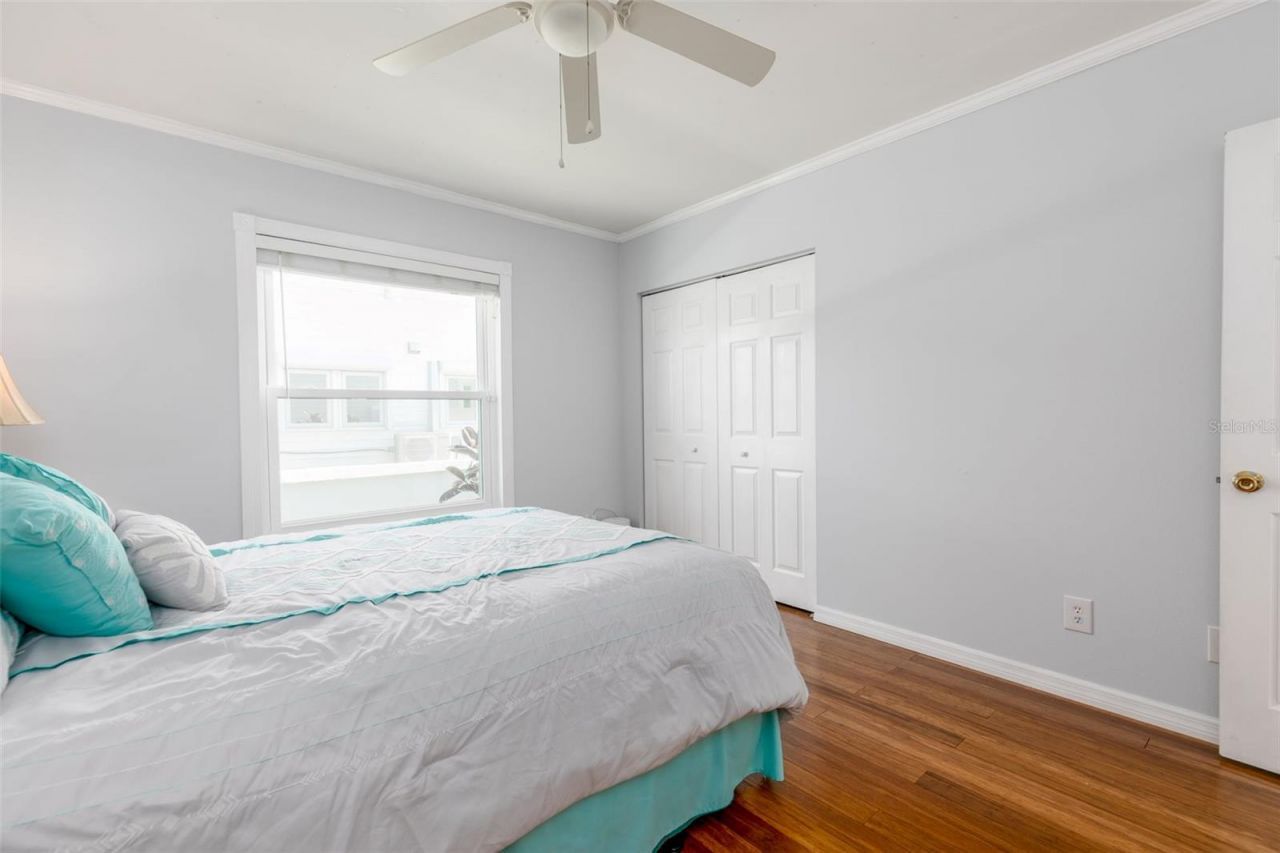110 Sunset Drive S, Saint Petersburg, FL 33707 Photo