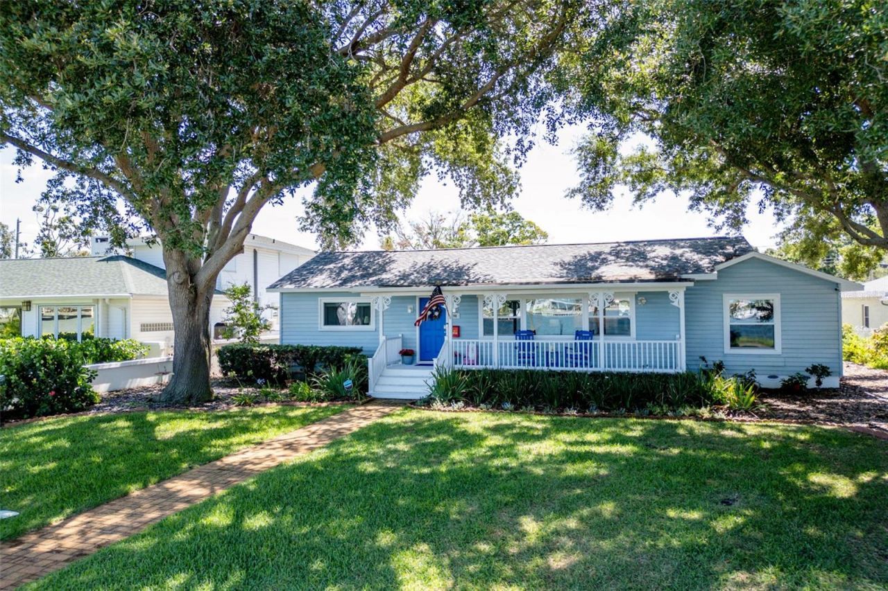 110 Sunset Drive S, Saint Petersburg, FL 33707 Photo
