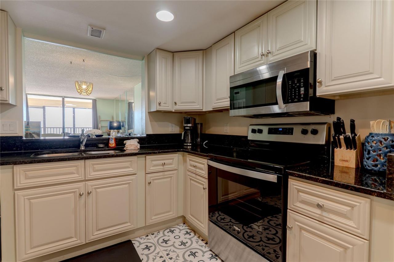 20040 Gulf Boulevard, Unit 402, Indian Rocks Beach, FL 33785 Photo