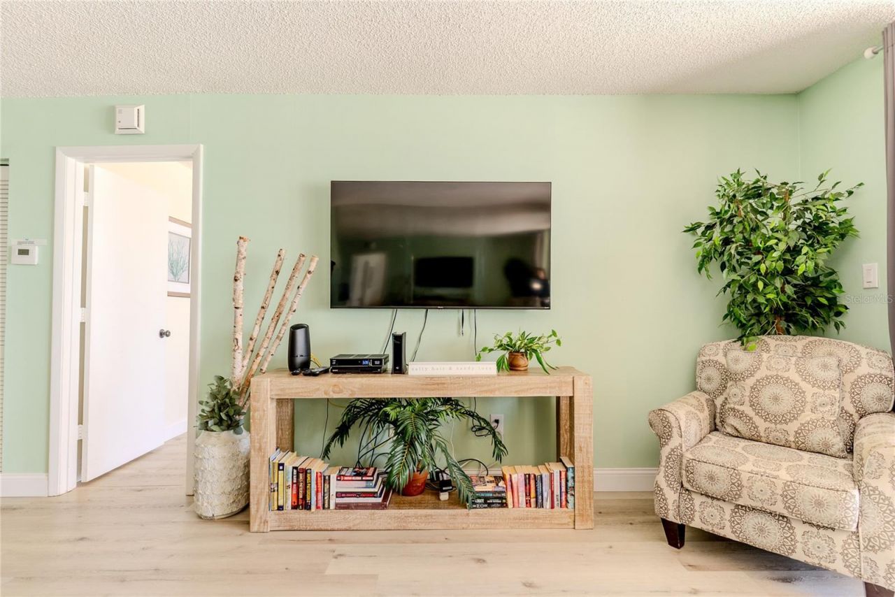 20040 Gulf Boulevard, Unit 402, Indian Rocks Beach, FL 33785 Photo