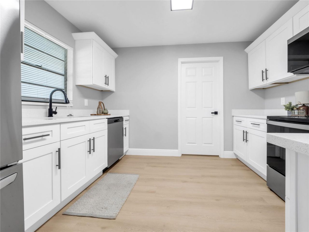 5213 Colfax Place , Seffner, FL 33584 Photo