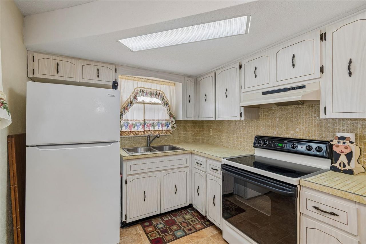8052 Dedham Drive , Port Richey, FL 34668 Photo