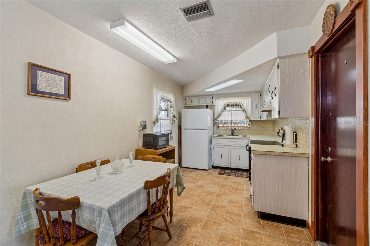 8052 Dedham Drive , Port Richey, FL 34668 Photo
