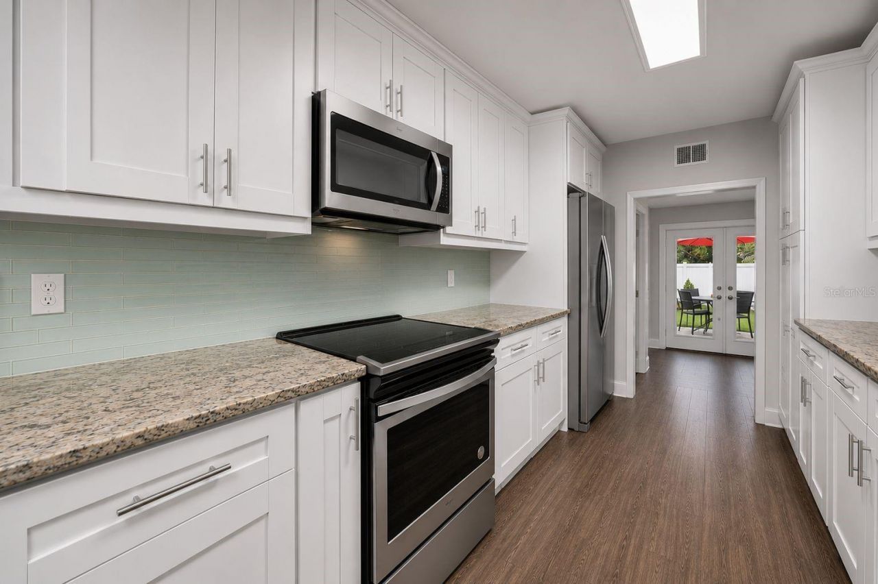 726 38th Avenue N, Saint Petersburg, FL 33704 Photo
