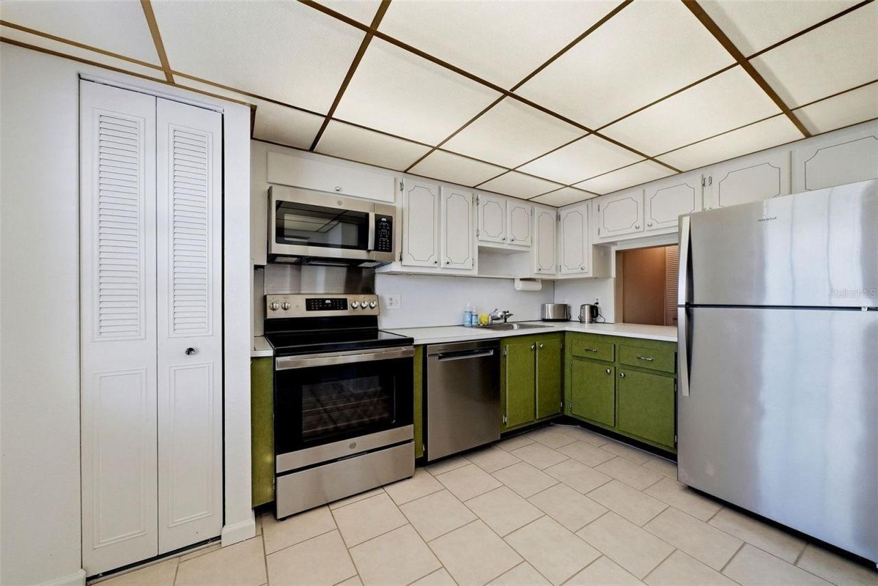 1900 68th Street N, Unit 205, Saint Petersburg, FL 33710 Photo