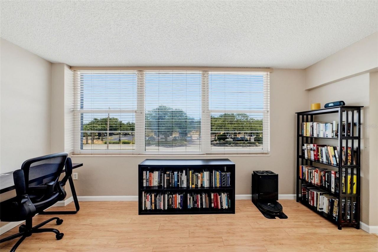 1900 68th Street N, Unit 205, Saint Petersburg, FL 33710 Photo