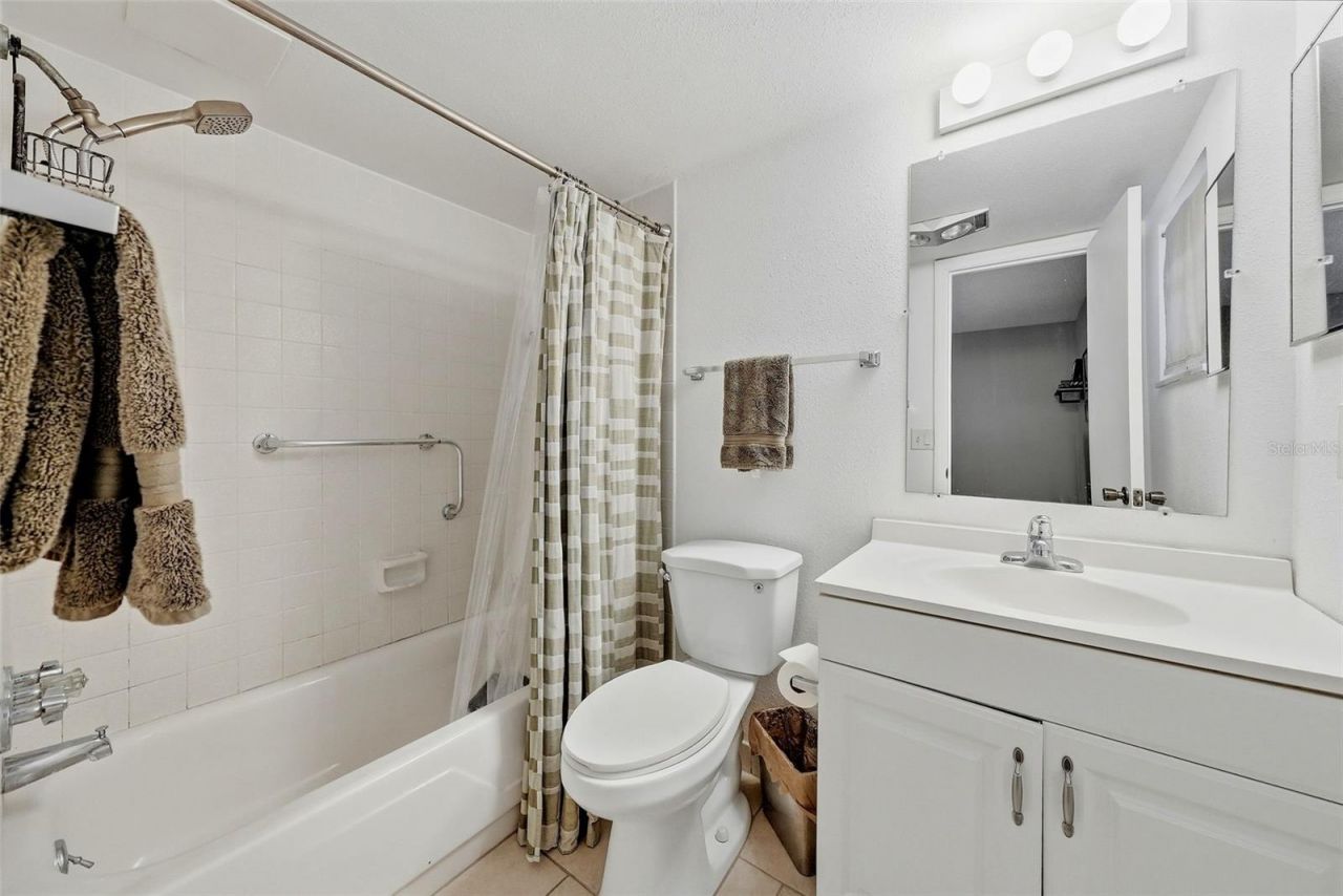 1900 68th Street N, Unit 205, Saint Petersburg, FL 33710 Photo