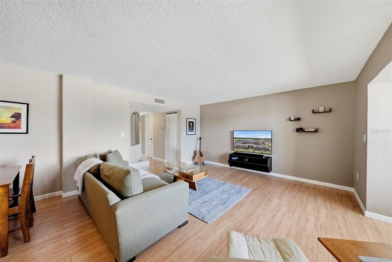 1900 68th Street N, Unit 205, Saint Petersburg, FL 33710 Photo