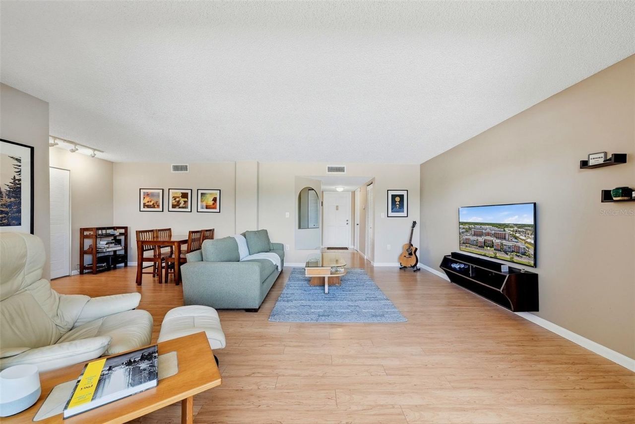 1900 68th Street N, Unit 205, Saint Petersburg, FL 33710 Photo