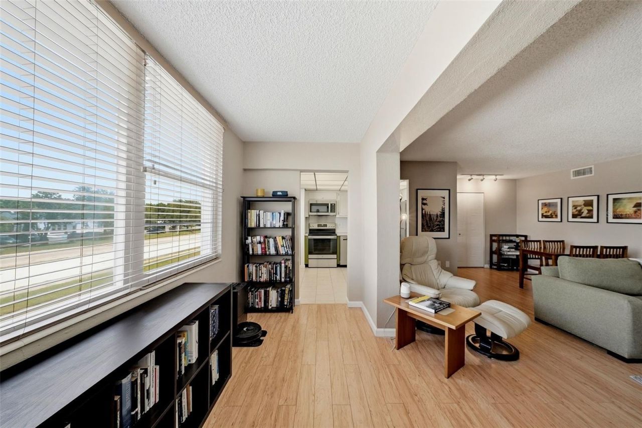 1900 68th Street N, Unit 205, Saint Petersburg, FL 33710 Photo