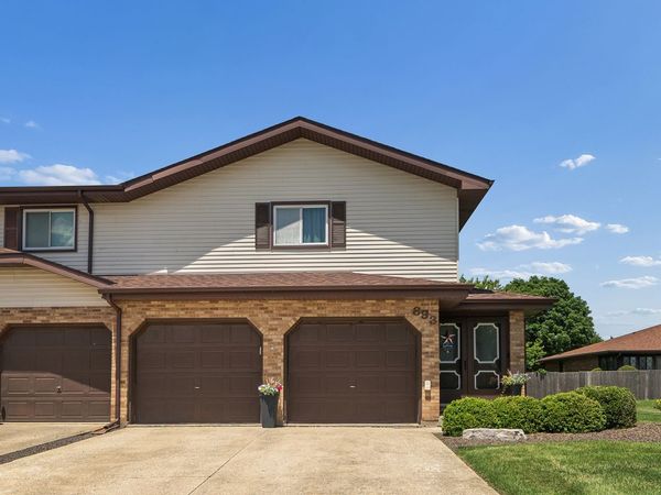 893 Meadow Ridge Lane , New Lenox, IL 60451