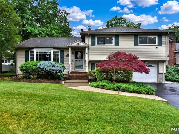 380 Shea Drive, NEW MILFORD, NJ 07646
