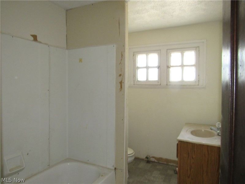 1726 Lee Road, Cleveland Heights, OH 44118 Photo 22