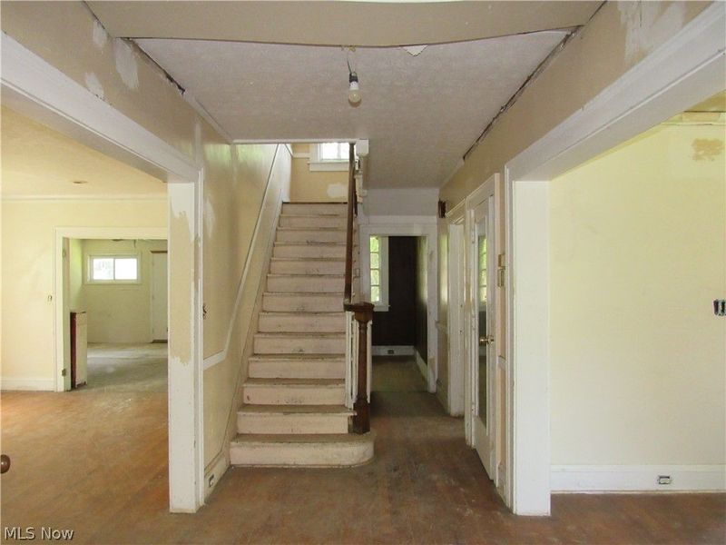 1726 Lee Road, Cleveland Heights, OH 44118 Photo 4