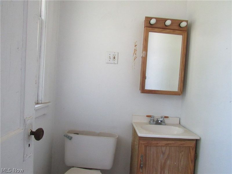 1726 Lee Road, Cleveland Heights, OH 44118 Photo 9