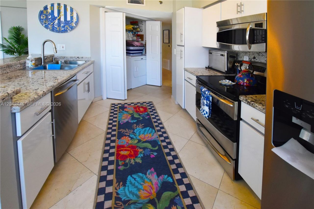 540 Brickell Key Dr , Unit 1513, Miami, FL 33131 Photo