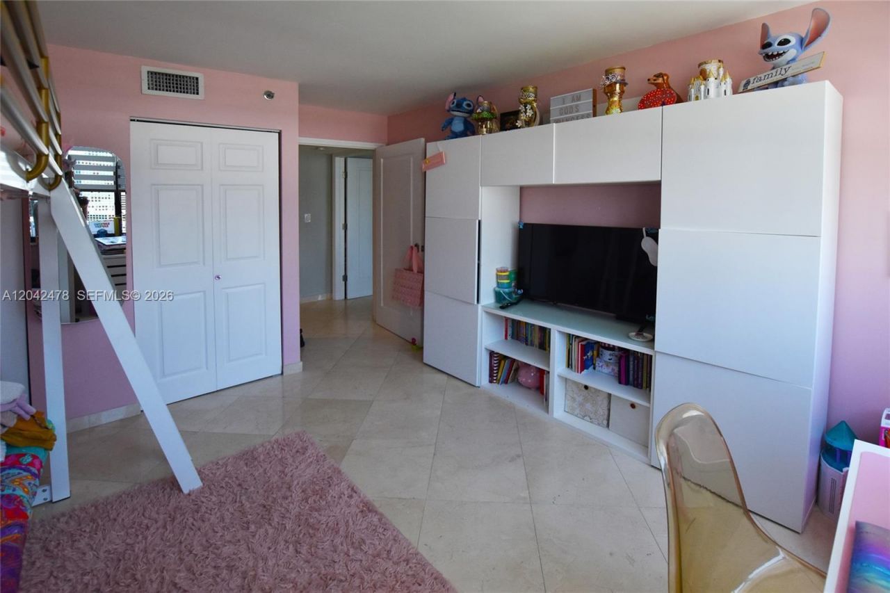 540 Brickell Key Dr , Unit 1513, Miami, FL 33131 Photo