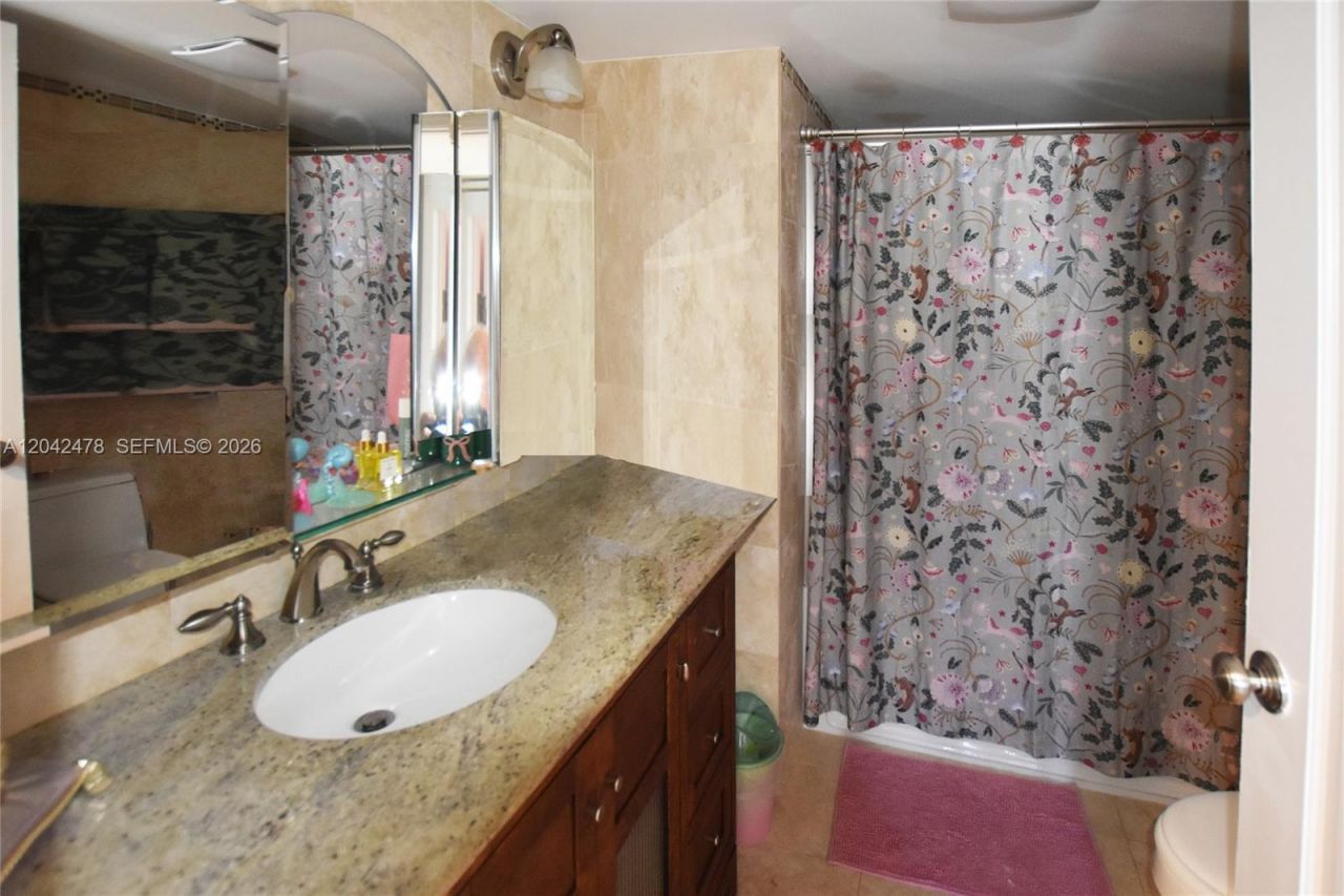 540 Brickell Key Dr , Unit 1513, Miami, FL 33131 Photo