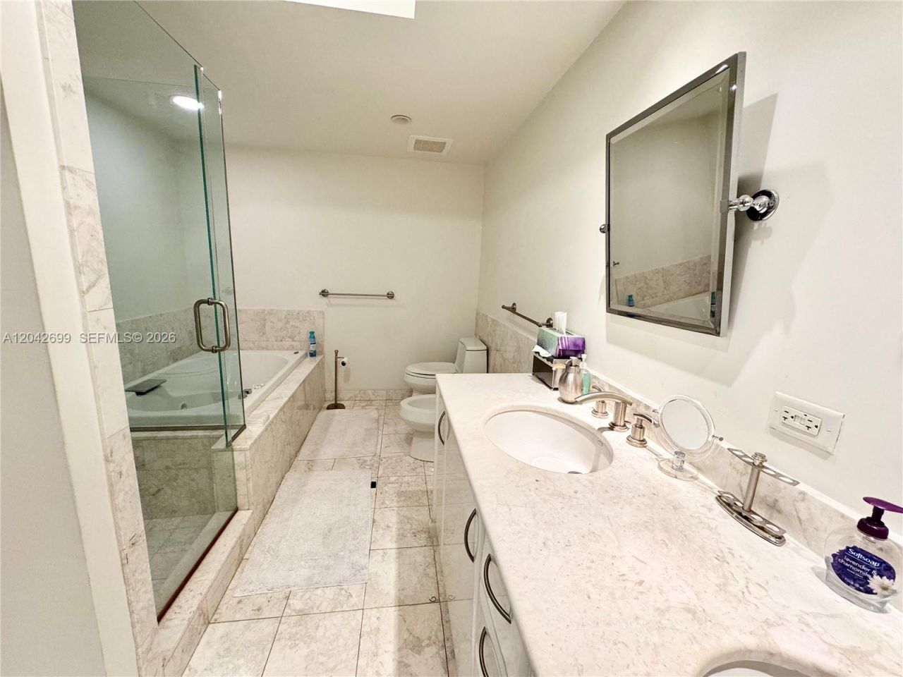 1331 Brickell Bay Dr , Unit 406, Miami, FL 33131 Photo