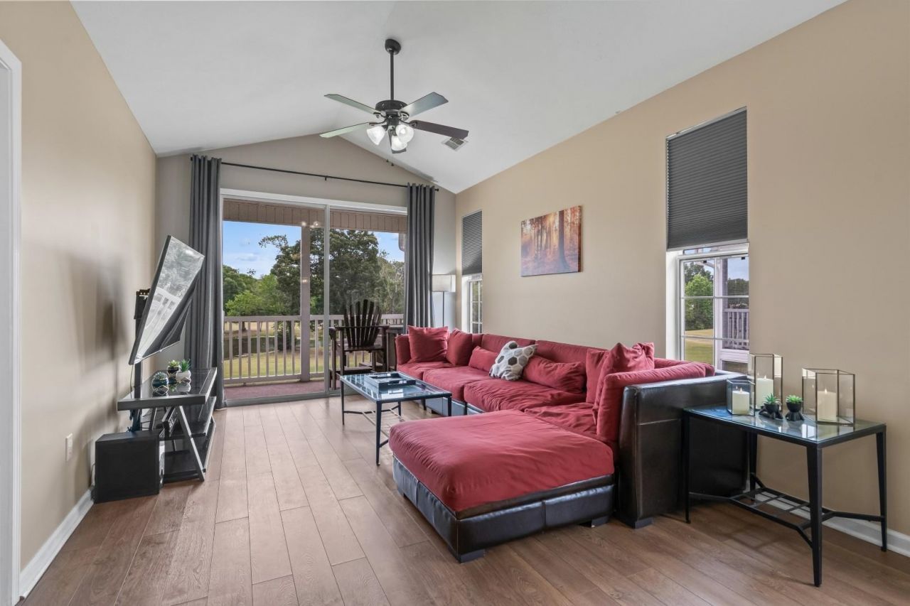650 River Oaks Dr.  Photo 18