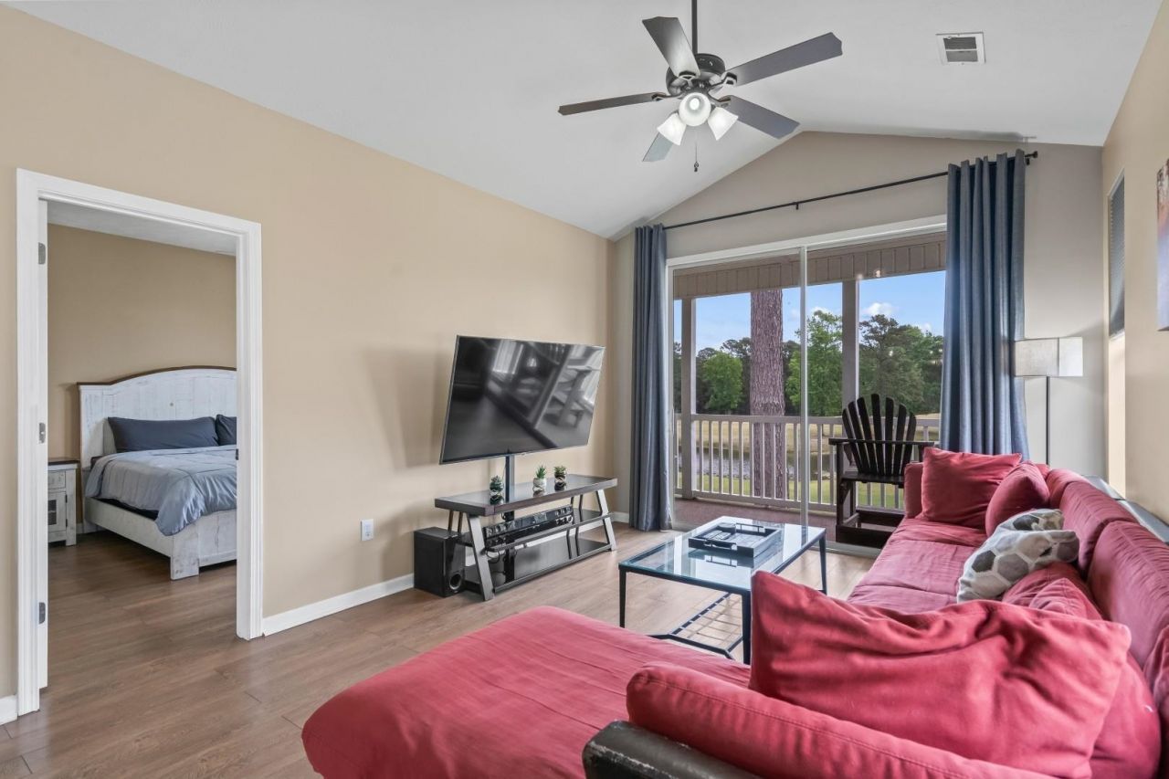 650 River Oaks Dr.  Photo 19