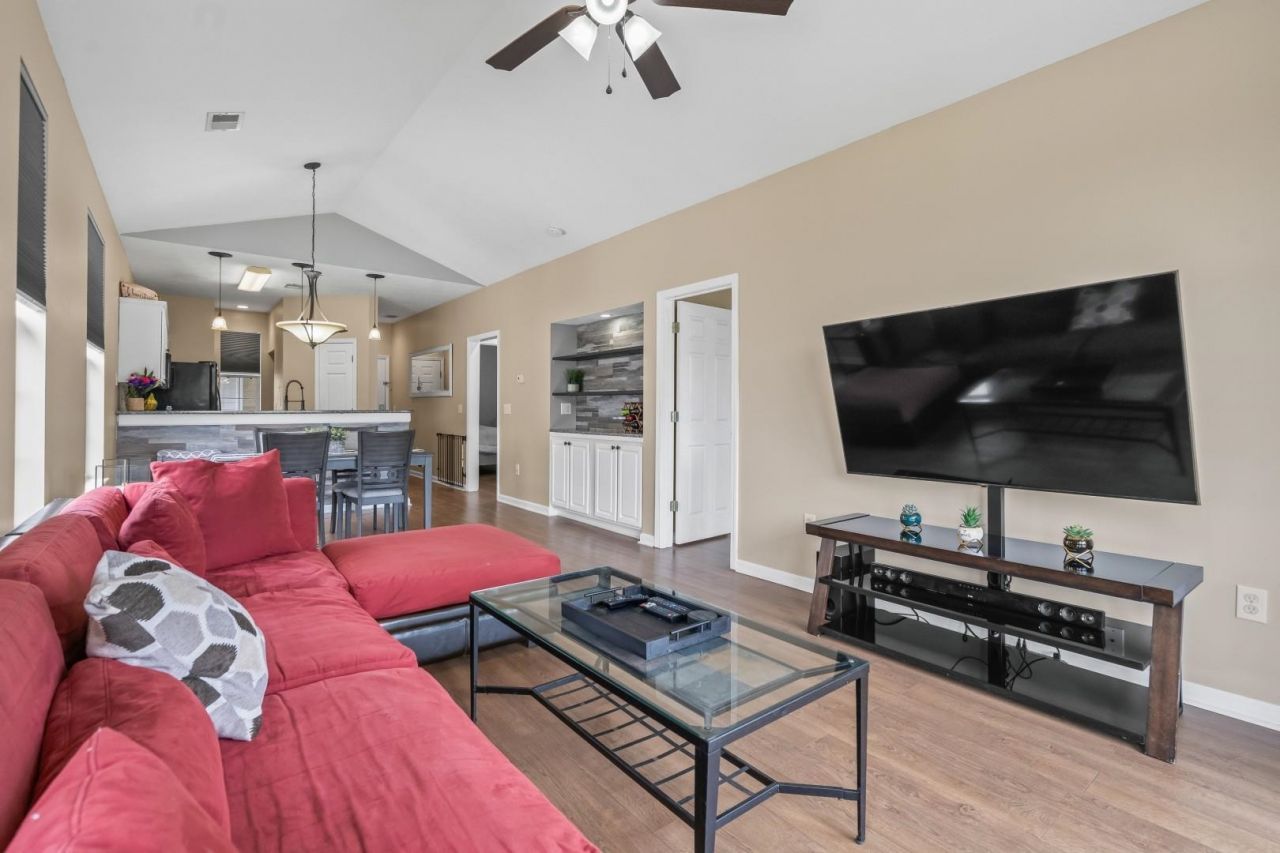 650 River Oaks Dr.  Photo 20
