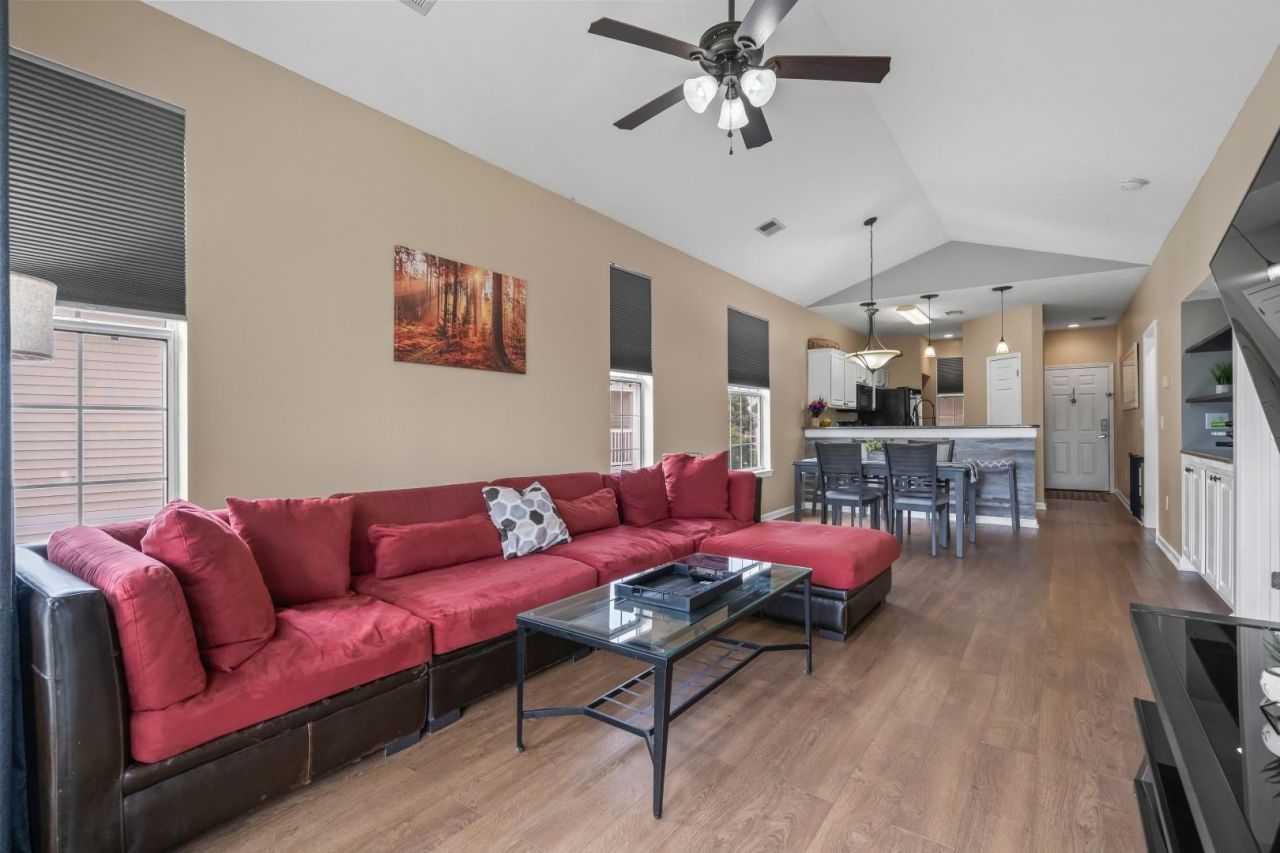 650 River Oaks Dr.  Photo 21