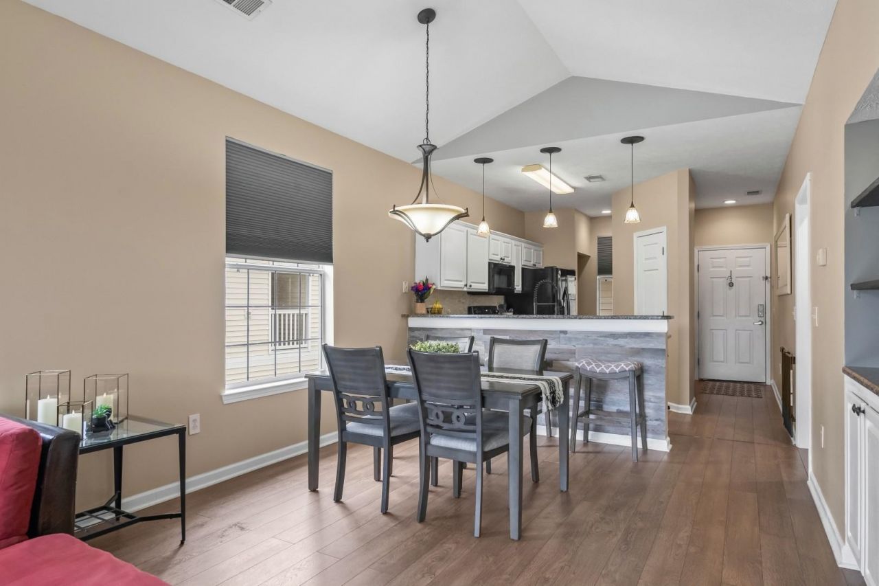 650 River Oaks Dr.  Photo 22