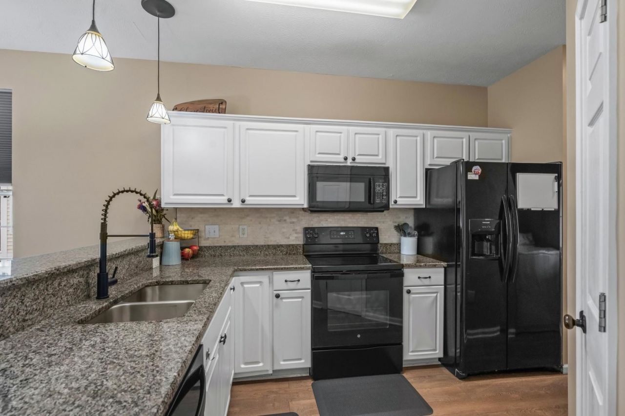 650 River Oaks Dr.  Photo 25