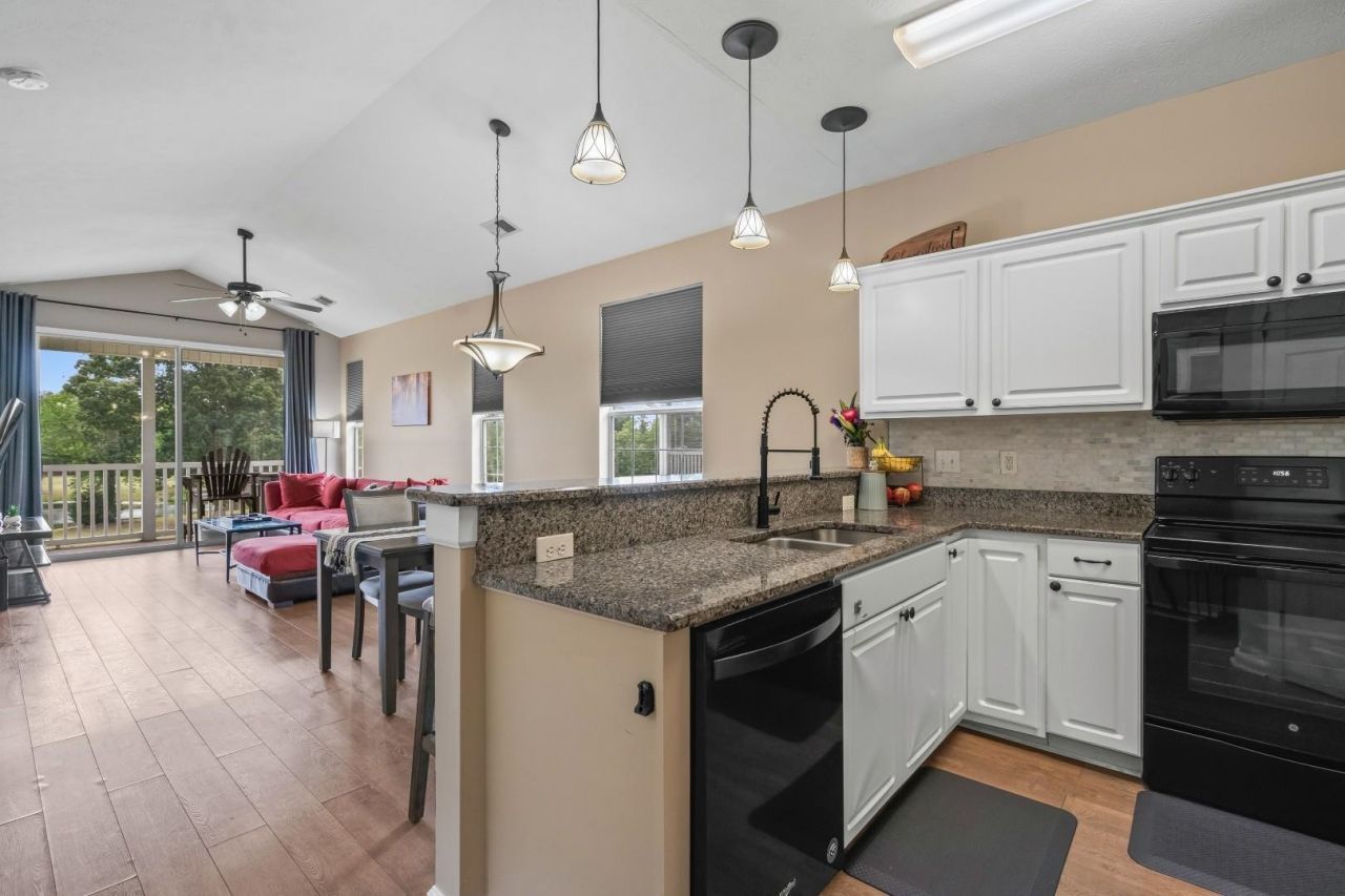 650 River Oaks Dr.  Photo 26