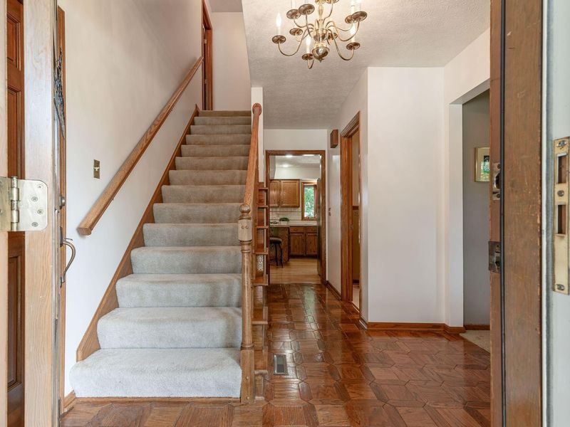1130 Venetian Way, Gahanna, OH 43230 Photo 5