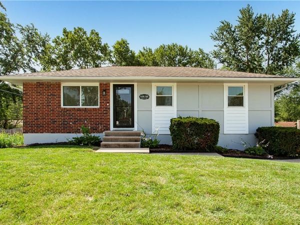 104 SE Kingscross Road, Blue Springs, MO 64014