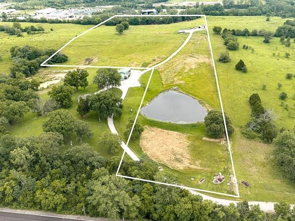 24870 139th Street, Lansing, KS 66043
