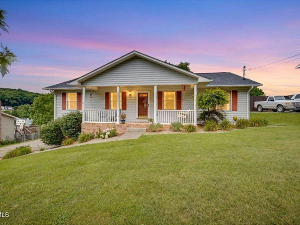 130 Valley Crest Drive, Mount Carmel, TN 37645