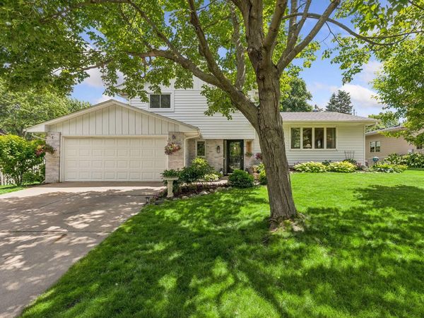 6265 Oakwood Road, Woodbury, MN 55125