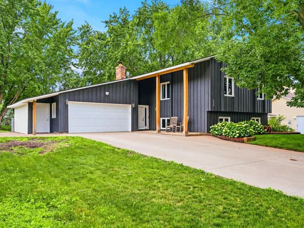 8009 W 104th Street, Bloomington, MN 55438