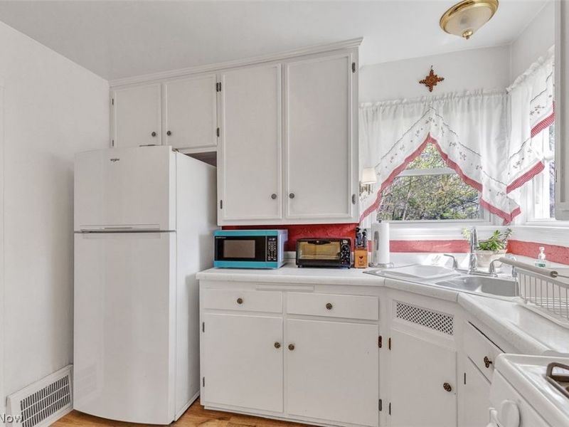 4085 W 58th Street, Cleveland, OH 44144 Photo 8
