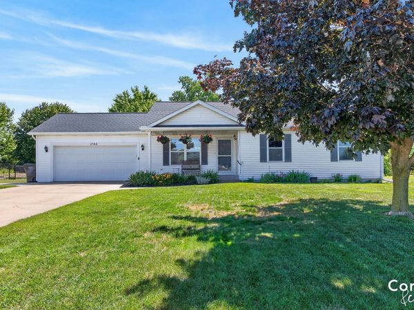2146 E Maple Court, Zeeland, MI 49464