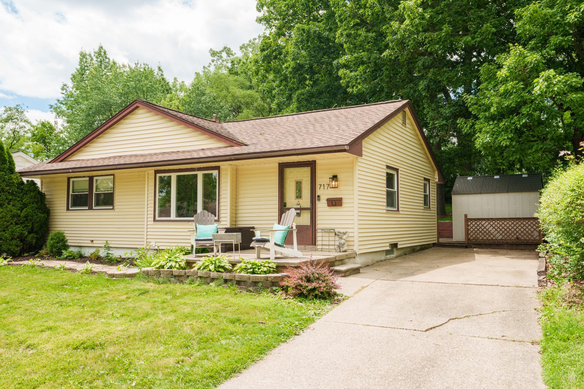 717 Carbeck Drive, Ann Arbor, MI 48103 Main Photo