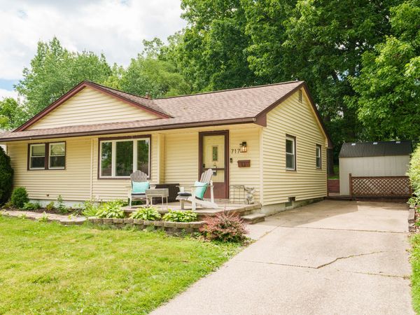 717 Carbeck Drive, Ann Arbor, MI 48103
