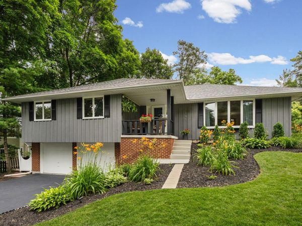 101 Carrol Gate Road, Wheaton, IL 60189