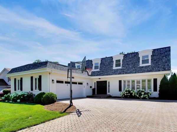 1438 N Haddow Avenue , Arlington Heights, IL 60004