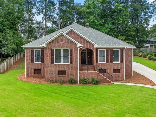 603 Fairway Court , Marietta, GA 30068