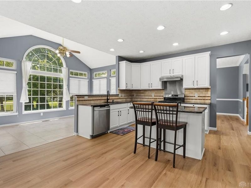 9120 Surrey Gate Place, Washington Township, OH 45458 Photo 10