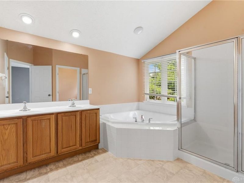 9120 Surrey Gate Place, Washington Township, OH 45458 Photo 27