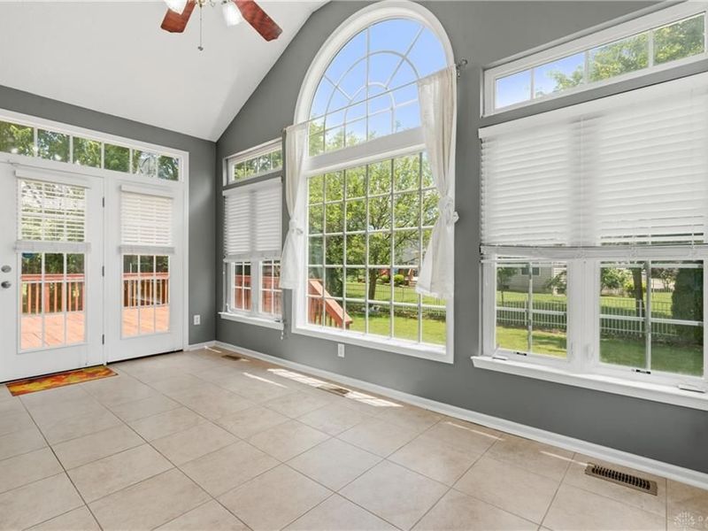 9120 Surrey Gate Place, Washington Township, OH 45458 Photo 8